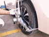 Alinhador de roda com pinças autocentrantes de 3 pontos